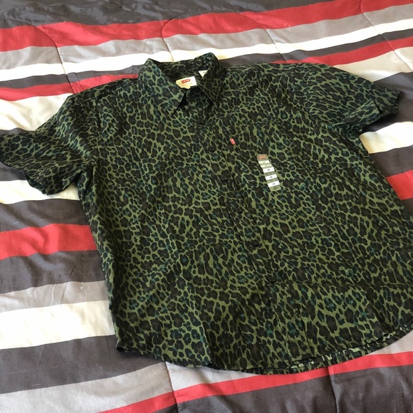 Levi's Other - Levin Short Sleeve Button Up Sz M